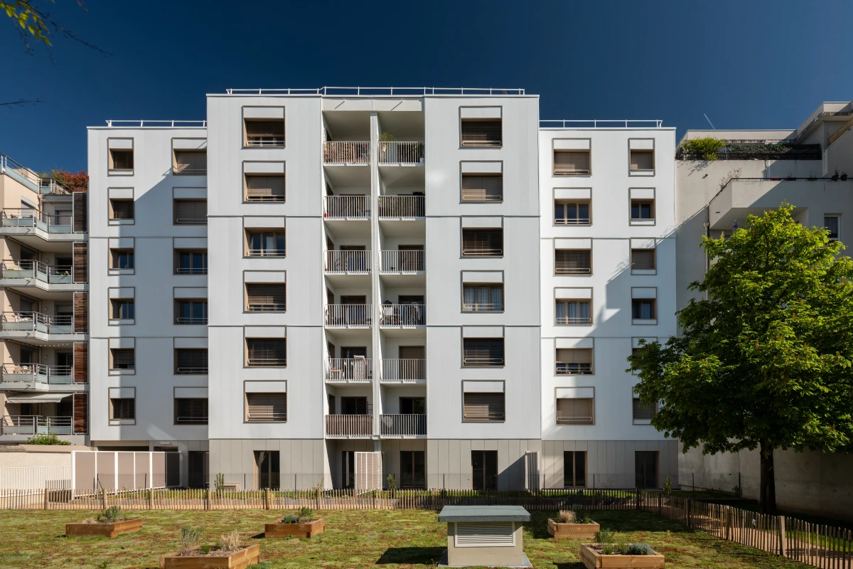 Résidence Les Portes du Dauphiné à Lyon : une isolation par l’extérieur performante sur support amianté